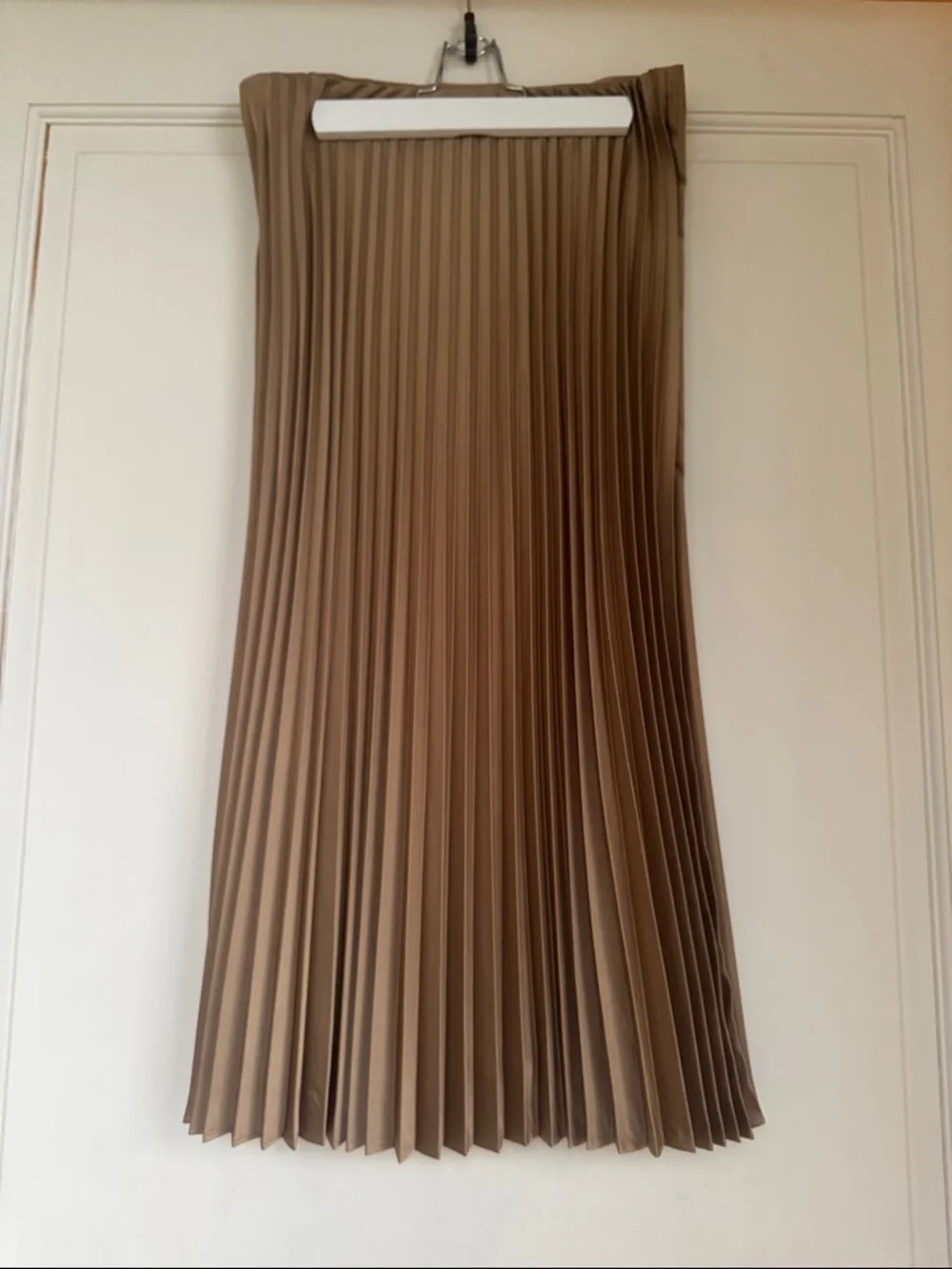 New With Tag J Crew Pleated Silky Midi Skirt in Camel